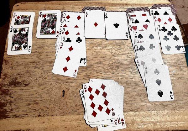 Solitaire : règles du jeu, stratégies et histoire du célèbre casse-tête